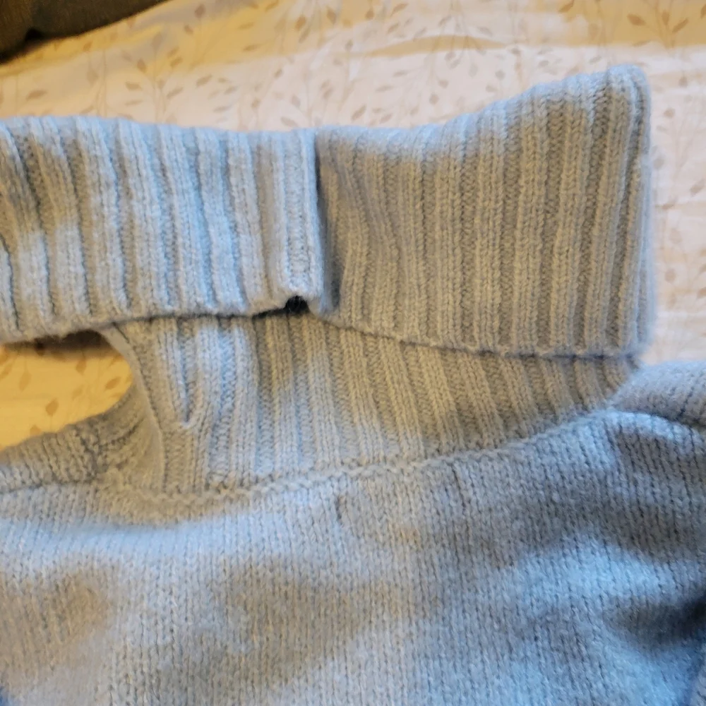 Turtle neck - Picture 4 of 4